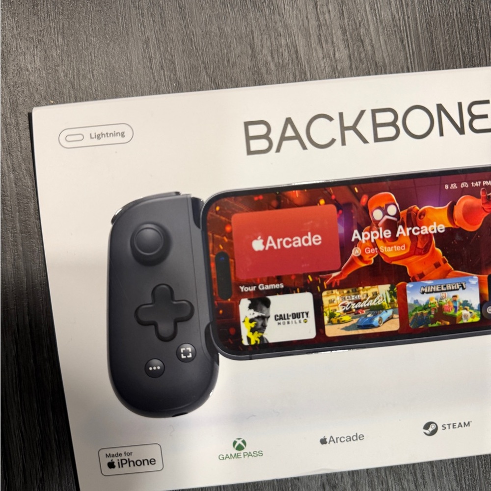 Backbone Mobile Gaming Controller - Picture 3 of 6